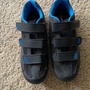 Tommaso Women's Black and Blue spinning shoes.